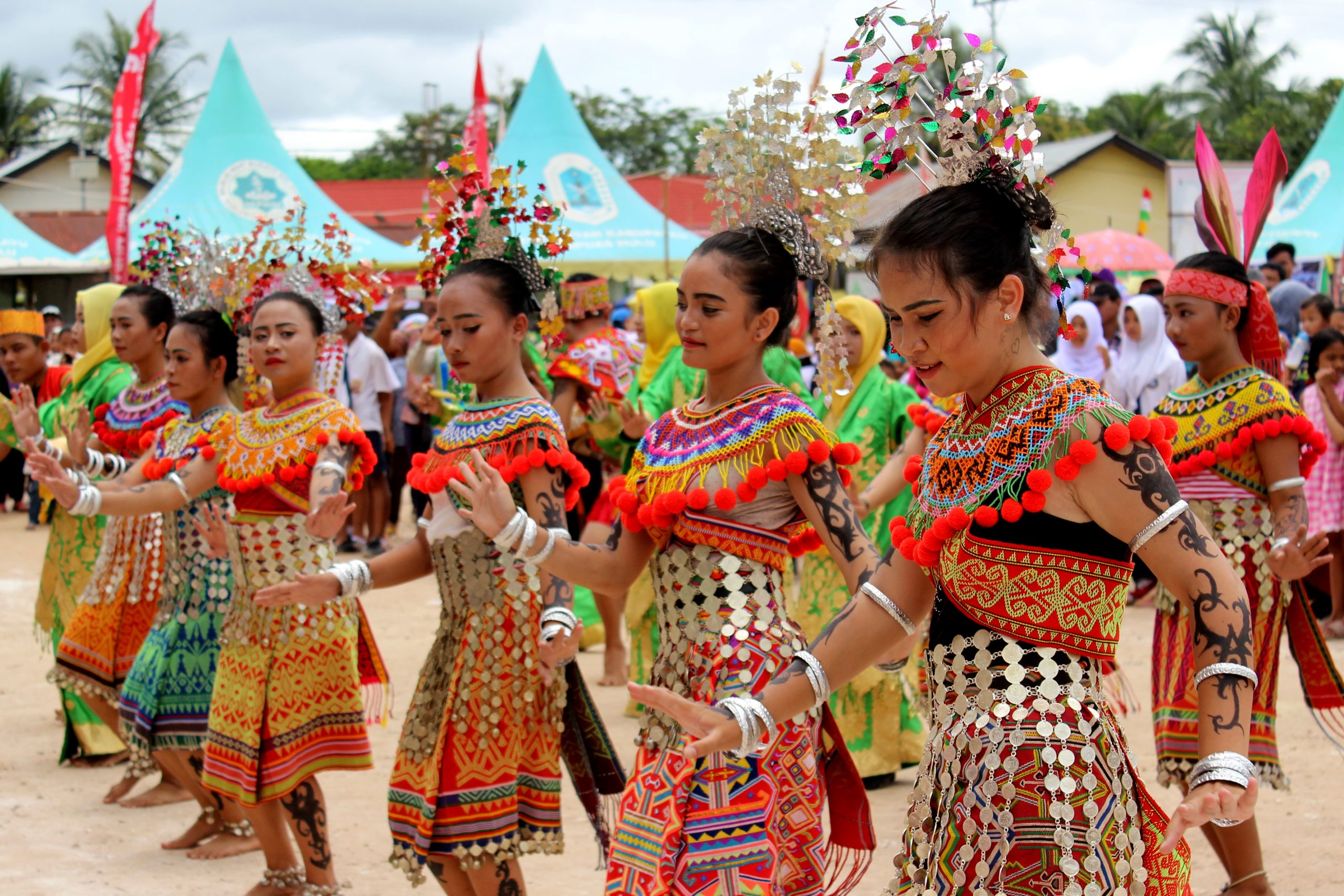 Mempromosikan Kesenian Desa Sikabau di Tingkat Nasional dan Internasional